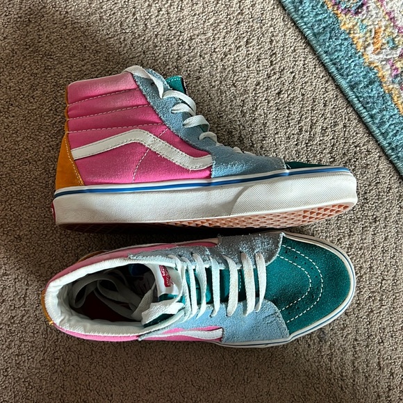 Vans 🏁 - Picture 1 of 6